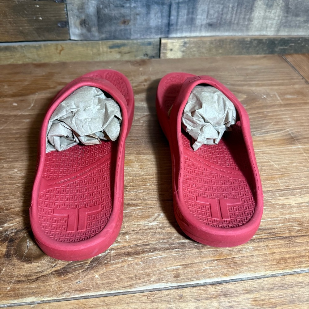 TELIC Energy Flip Flop Comfort Sandal Lightweight Waterproof Red Med W/9 M/8 USA - Picture 2 of 10